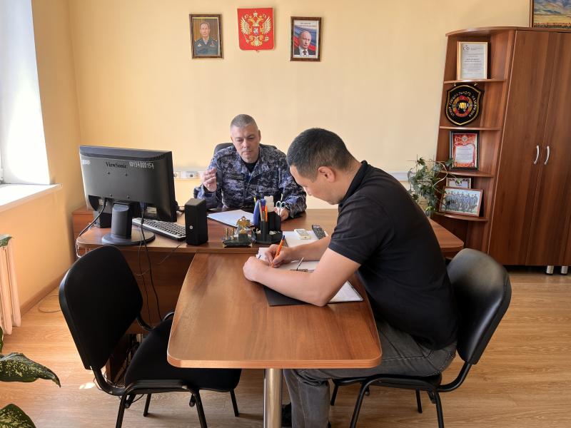 Врио начальника вневедомственной охраны провел личный прием граждан по вопросам трудоустройства