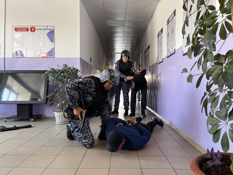 В Кызыле прошли межведомственные антитеррористические учения с участием Росгвардии