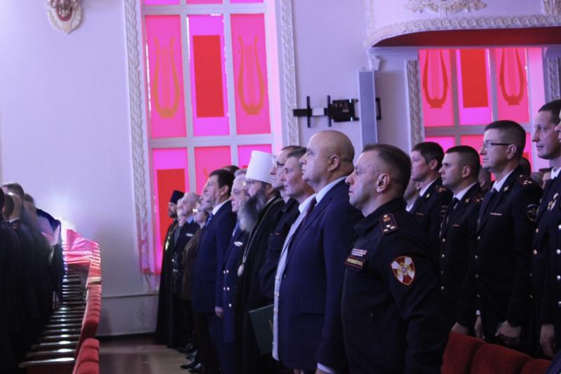 Начальник регионального управления Росгвардии принял участие в торжественном собрании, посвященном Дню сотрудника ОВД