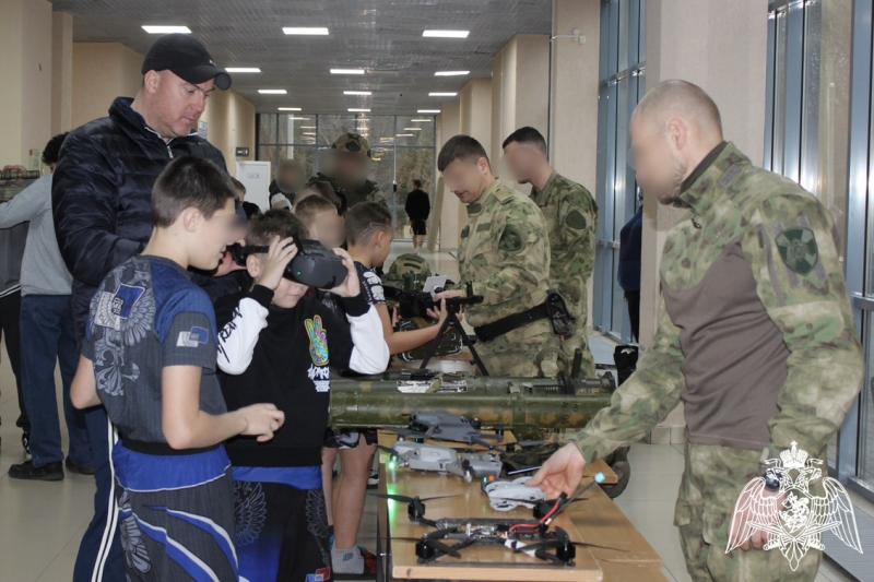 Смоленские росгвардейцы провели акцию «Вместе с Росгвардией»