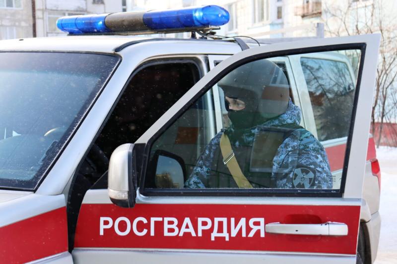 Росгвардейцы пресекли противоправные действия в отношении вахтера