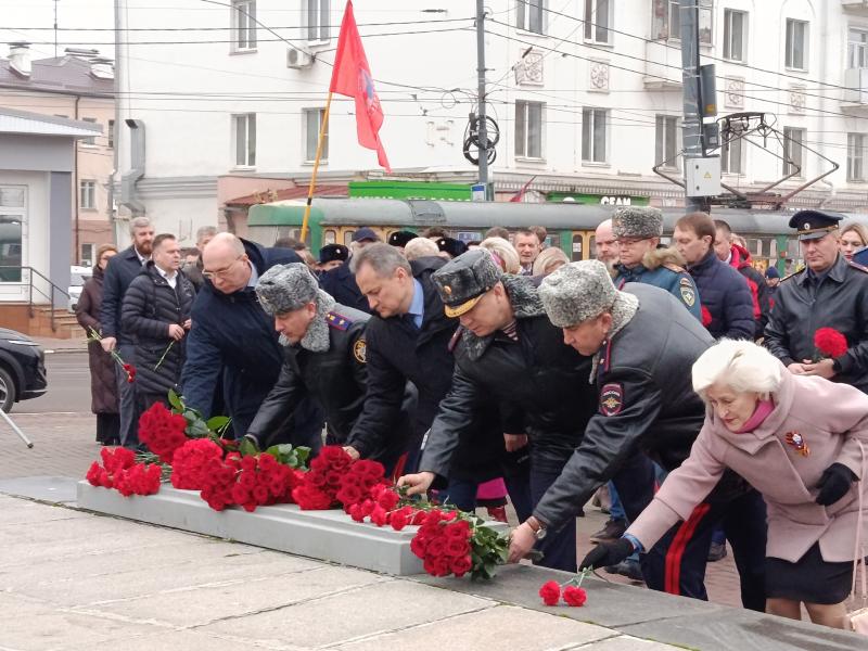 Начальник регионального Управления Росгвардии принял участие в митинге в честь Дня Неизвестного солдата