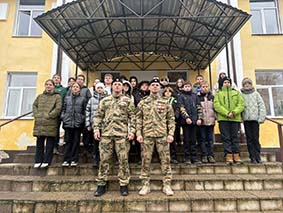 Сотрудники ОМОН «Крепость» поговорили с орловскими школьниками о подвигах неизвестных солдат