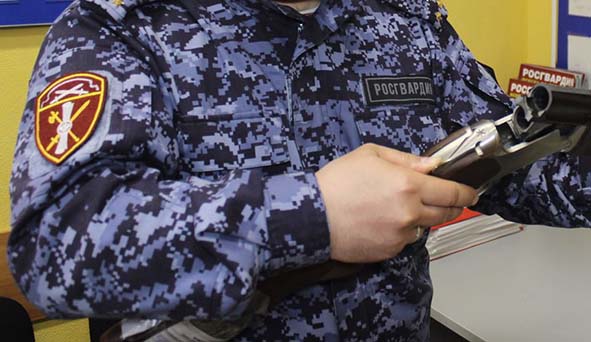Орловец сдал в Росгвардию ружьё покойного дедушки