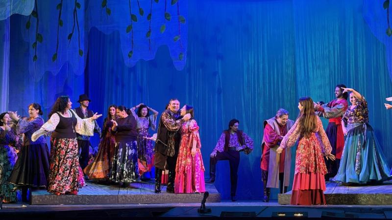 "Трудное счастье": народный артист РФ Николай Сергиенко поставил мелодраму в Театре "Ромэн"