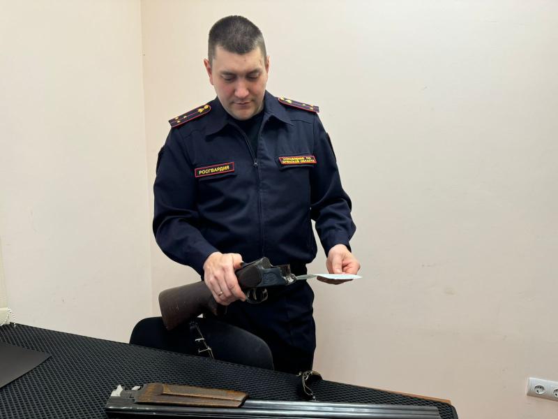 За неделю в Брянской области росгвардейцы проверили более 200 владельцев оружия
