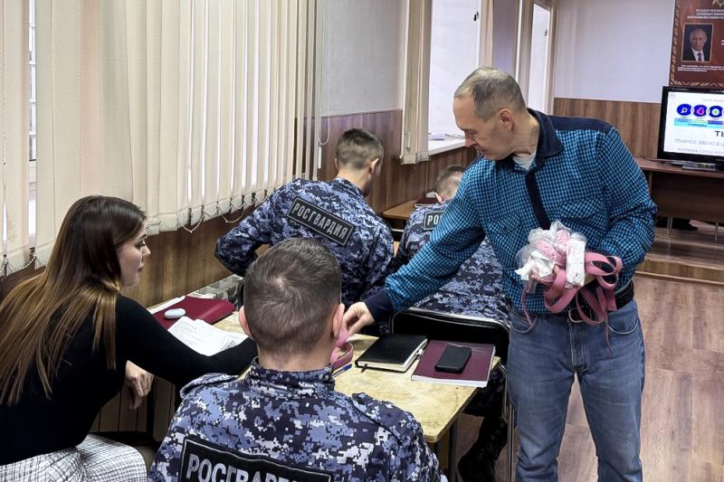 В Республике Алтай сотрудники вневедомственной охраны Росгвардии отработали навыки оказания первой помощи