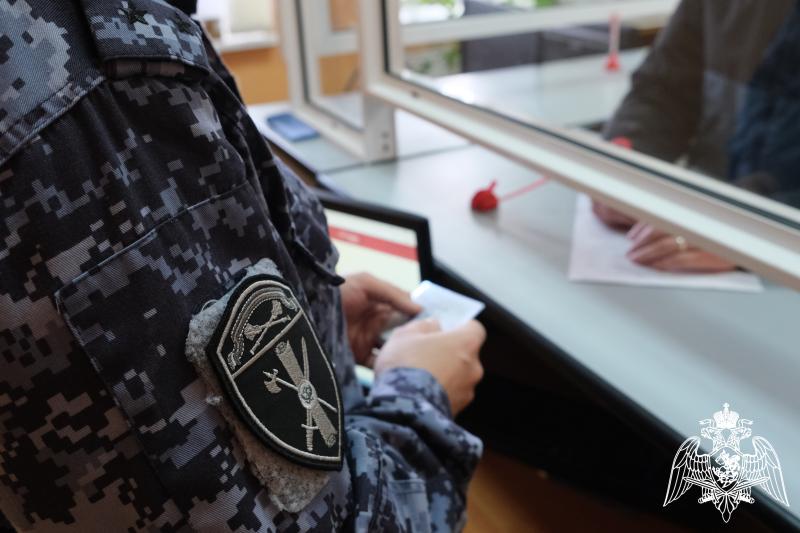 Росгвардейцы за неделю провели более 130 проверок владельцев оружия в Смоленской области