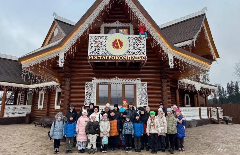 Дети сотрудников подразделений Главного управления Росгвардии по Московской области стали участниками экскурсионной программы в Подмосковье