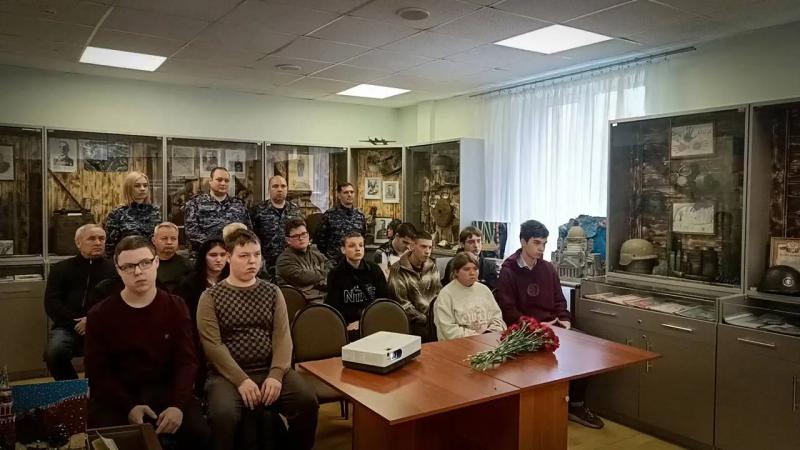 Росгвардейцы провели патриотическое мероприятие, посвящённое Дню Героев Отечества в Подмосковье