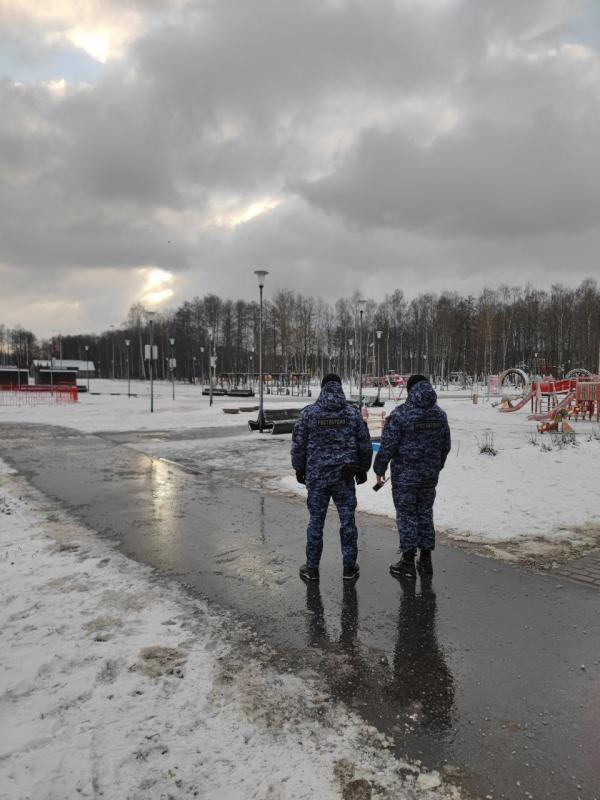 Сотрудники Егорьевского ОВО Росгвардии обеспечили охрану общественного порядка в парке «200 лет Егорьевску»