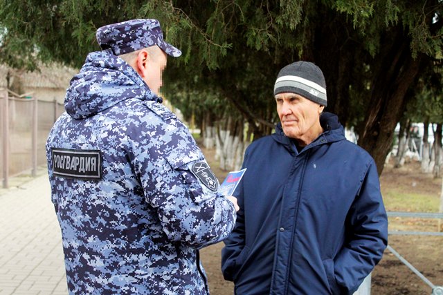 В Херсонской области росгвардейцы провели профилактическую акцию «Безопасный Новый год»
