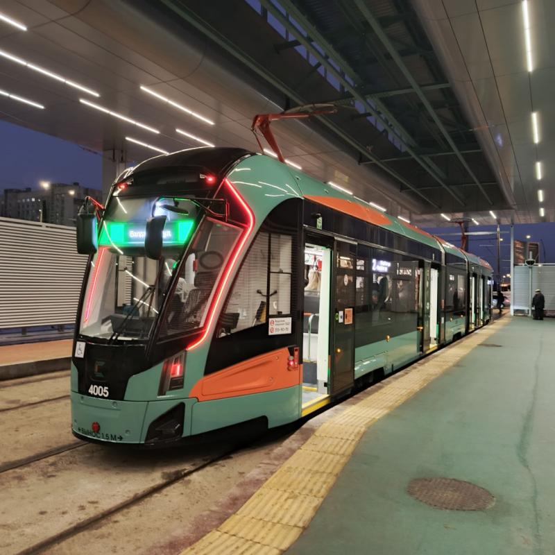 Трамвай "Славянка" продолжает движение