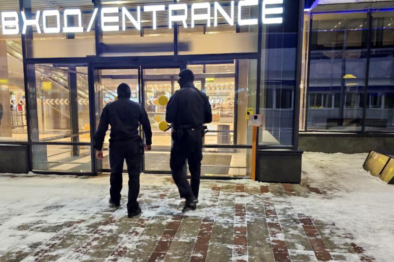 Росгвардейцы Кузбасса обеспечили безопасность детей, следующих на Кремлевскую елку