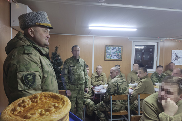 Командующий ОГВ(с) поздравил с Новым годом военнослужащих на боевом дежурстве