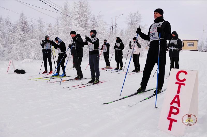 Сотрудники Росгвардии на Ямале провели семейный выходной на лыжном склоне